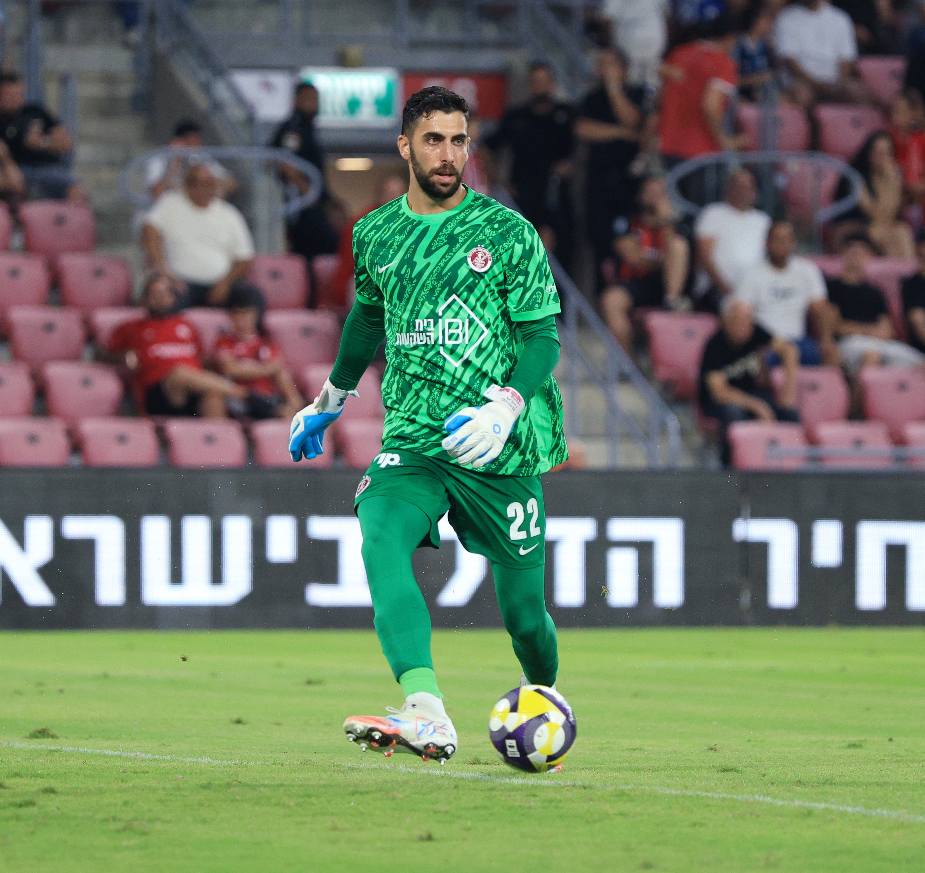 רישום מיציץ' בליגה: החלטה אסטרטגית או אילוץ בלתי נמנע?