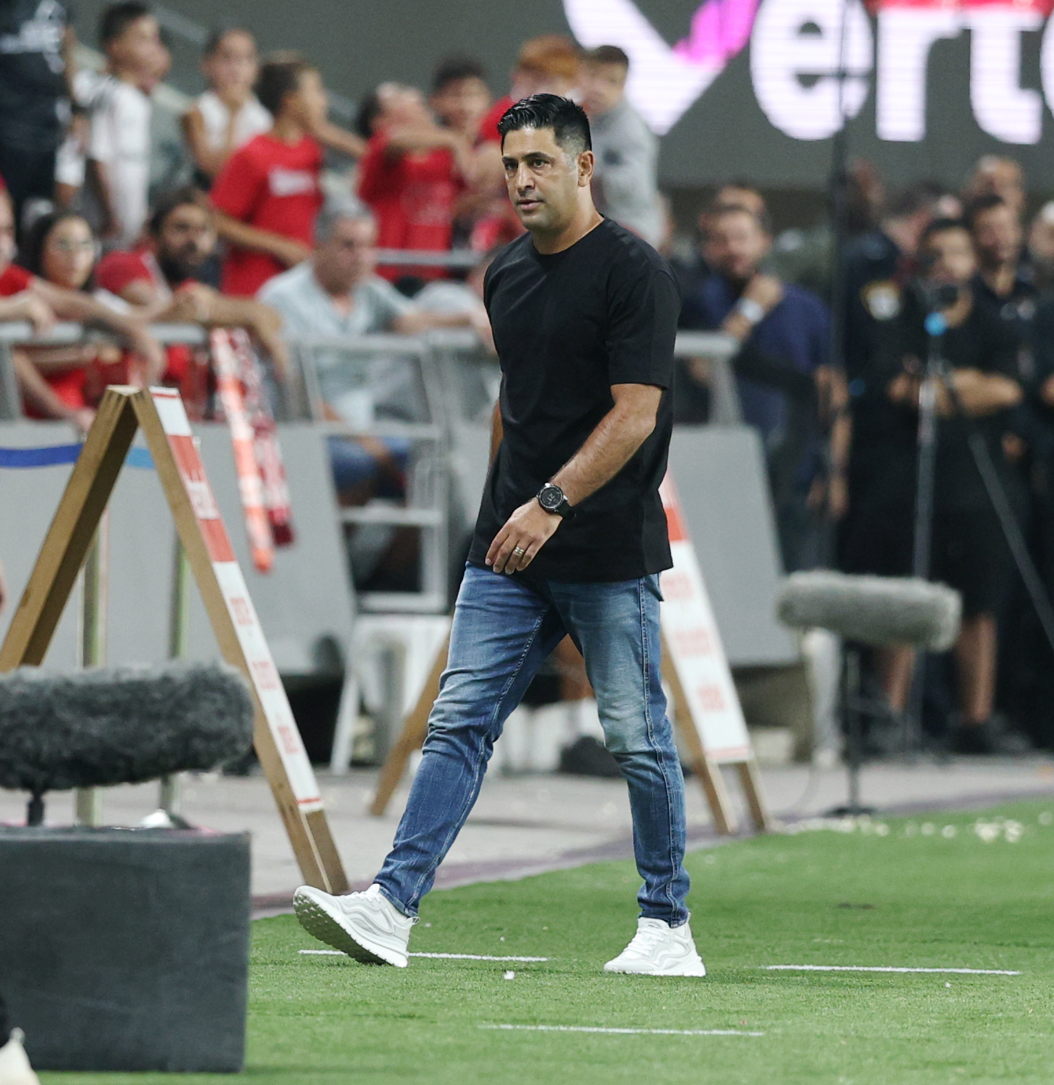 הפועל תל אביב מתמודדת עם סערת בלייקני: עופר ינאי מגיב לאשמות